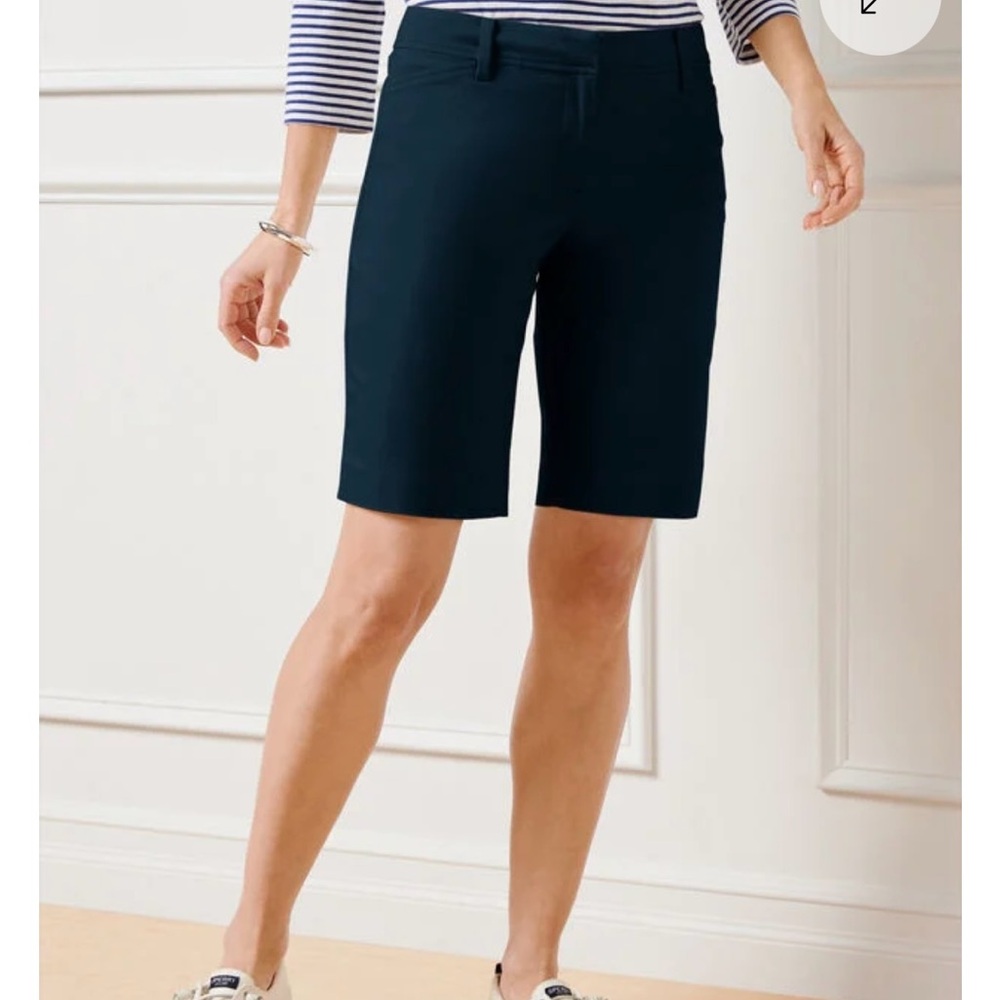 Talbots Perfect 9” shorts, navy,12P